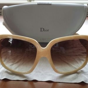Dior sunglass